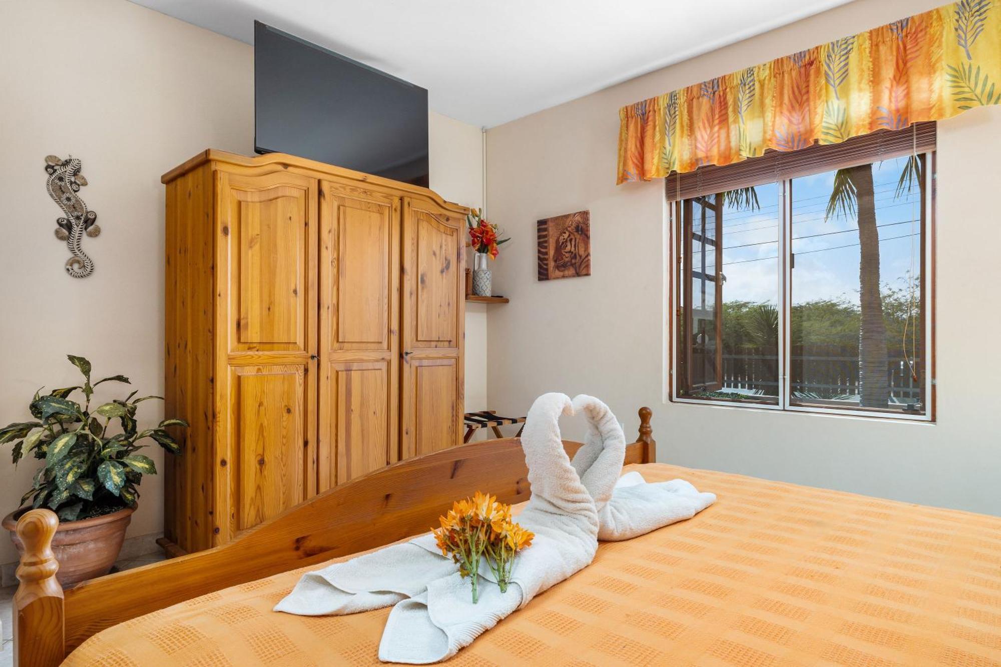 Sunrise Villa Is Gorgeous For Daily Views Of Sunrises And Sunsets Palm Beach Eksteriør billede