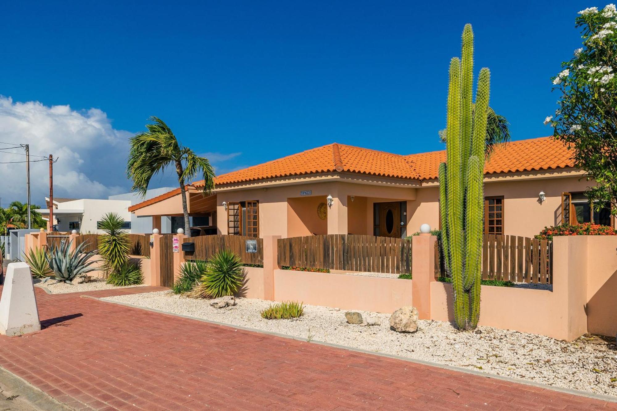 Sunrise Villa Is Gorgeous For Daily Views Of Sunrises And Sunsets Palm Beach Eksteriør billede